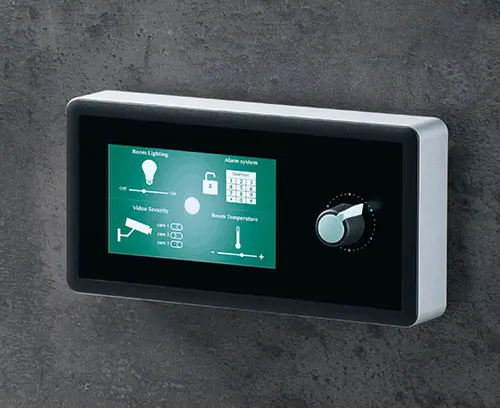 SYNERGY E s dotykovou obrazovkou