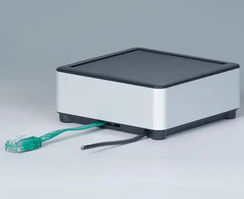 Aplikace s kabelovým vývodem ve spodní části (plochý síťový kabel, malý kulatý kabel)