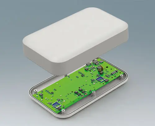 Befestigungsdome für Platinen im Ober- und Unterteil