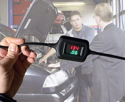 Spannungs- und Stromanzeige bei der Erhaltungsladung