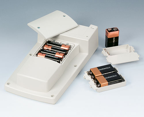 Battery compartment 4 x AA, 1 x 9 V or 2 x 9 V cells
