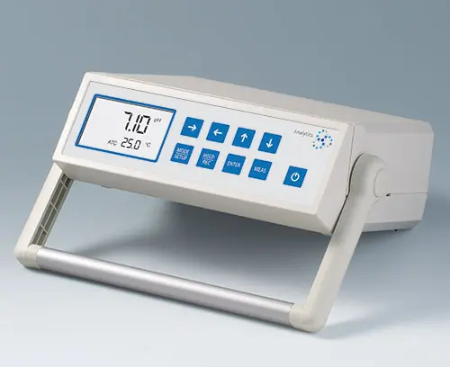 MOTEC with sloping control panel and handle