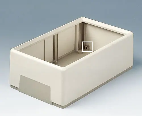 En el montaje de pared se puede atornillar el marco de la caja desde el lateral con la parte inferior (tipos A)