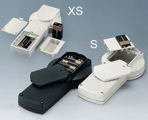 DATEC-CONTROL XS/S: compartimentos para 2/3 pilas AA o 9 V