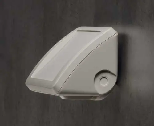 Ejemplo de montaje de pared con panel inclinado ergonómico (soporte de pared como accesorio)