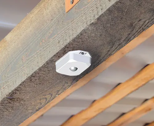 Détecteur de mouvement avec capteur pour contrôle automatique