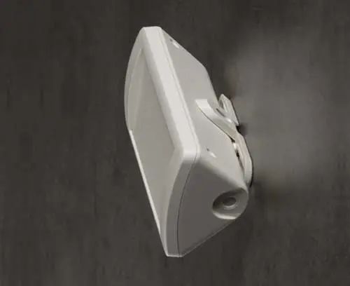 Exemple d’installation au mur (support mural en accessoire)