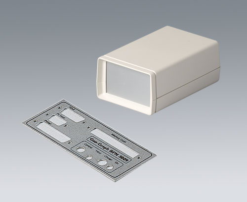 Placca in alluminio con fori per interfacce e con scritte stampate