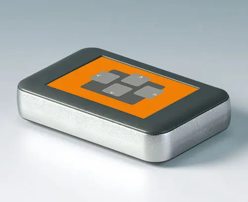 Superficie di comando incavata a protezione della tastiera a membrana