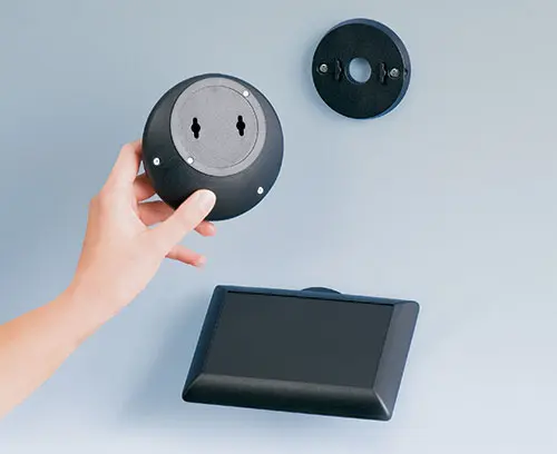 Fixação à parede oculta, necessário rebaixo tampa / base