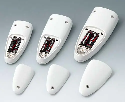 Compartimentos de baterias: 2 x 1,5 V AAA (S, M) e 2 x 1,5 V AA (L)