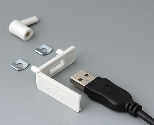 A9320107 Панель с крышкой для разъема
 USB