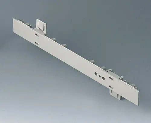 A0106280 Боковая панель 0,5 U с отверстиями для крепления ручки