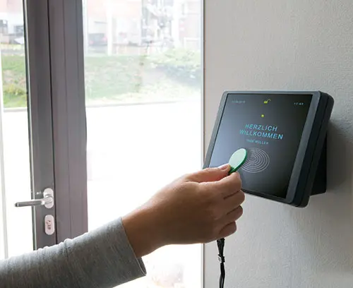 Корпус из материала нестандартного цвета