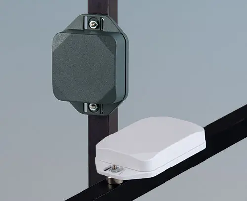 Монтаж корпуса MINI-DATA-BOX E при помощи магнитов